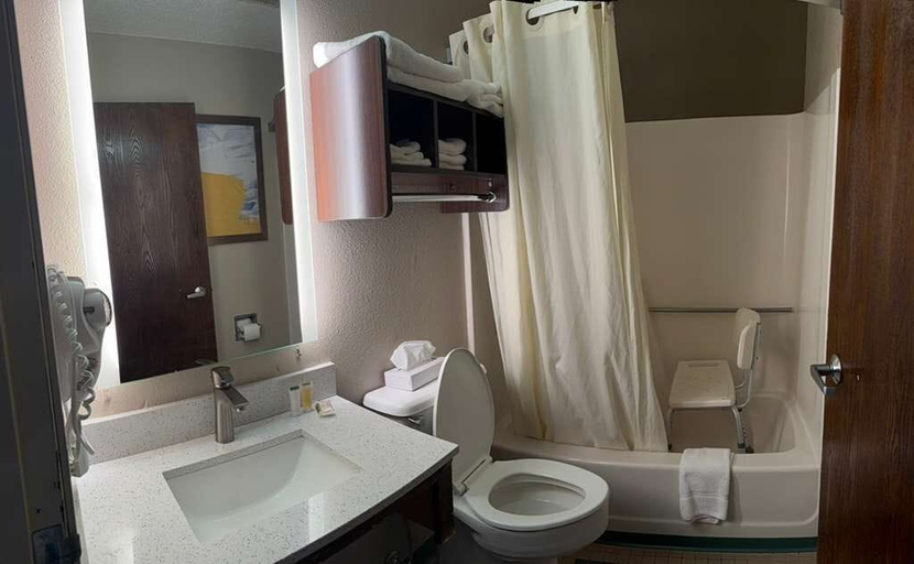 Bathroom 3, Mid Rest Inn Lexington NE I-80, Dawson