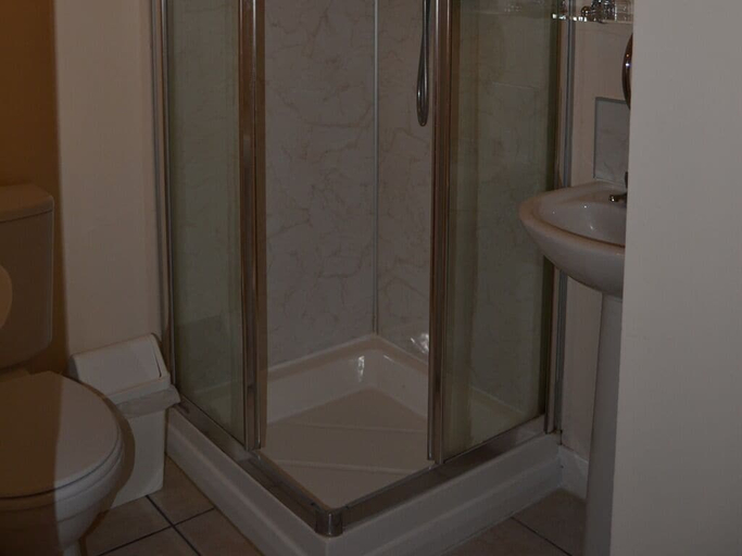 Bathroom 3, The City Inn, Pembrokeshire