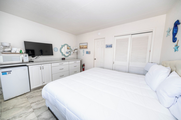 Bedroom 3, Nassau Inn Beachfront, Cape May