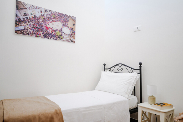 Bedroom 4, Bed & Bread Piazza Nzegna, Brindisi