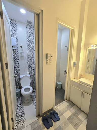 Bathroom 3, TNJ TASMANIA HOTEL, Da Nang