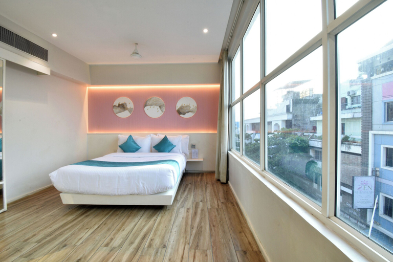 Bedroom 1, Le Mirage, Puducherry