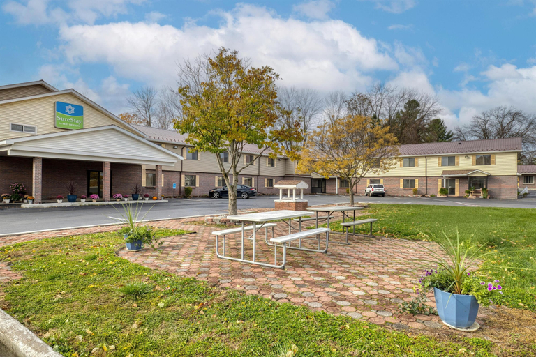 Exterior & Views 2, SureStay by Best Western Massena, Saint Lawrence