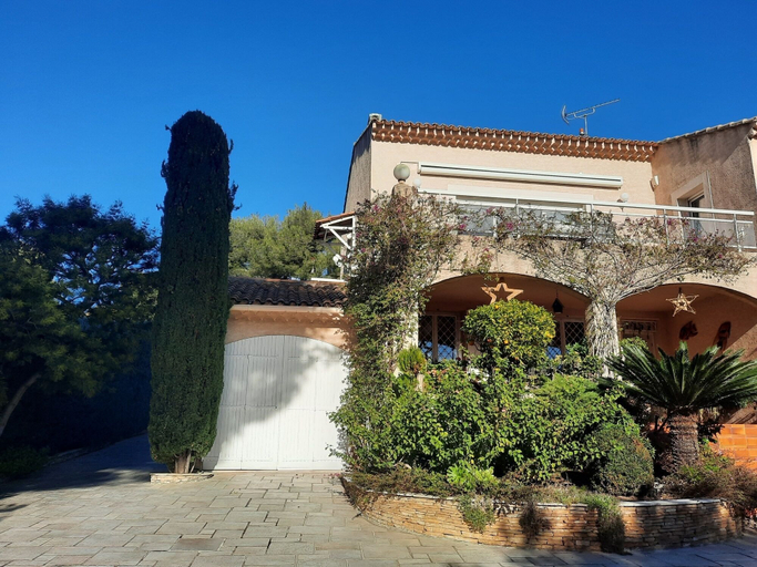 Exterior & Views 2, Hôtel Particulier Cassis, Parking sécurisé, Piscine chauffée, Bouches-du-Rhône