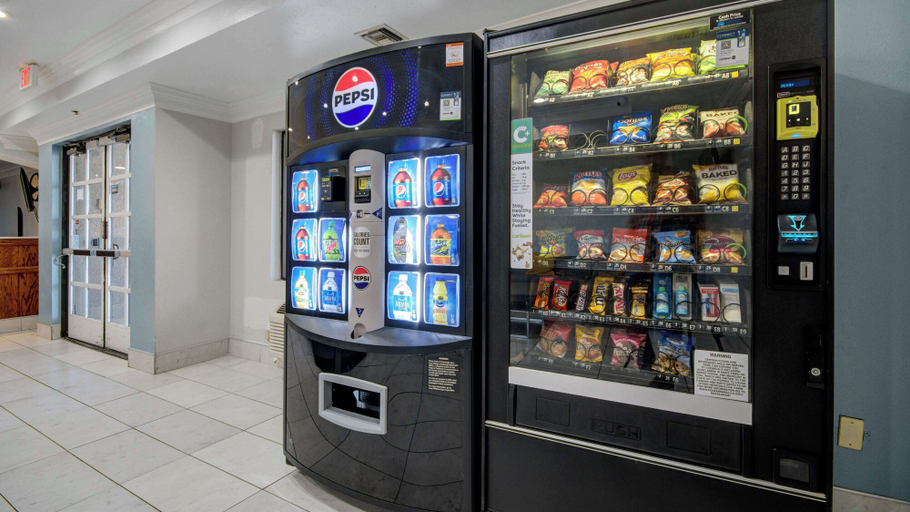 Food & Drinks 5, Studio 6 Ontario, Ca - Convention Center - Airport, San Bernardino