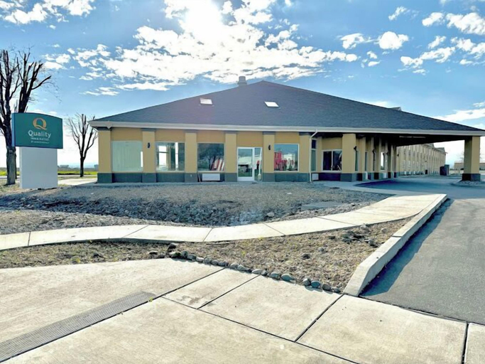 Exterior & Views, Quality Inn & Suites Willows, Glenn