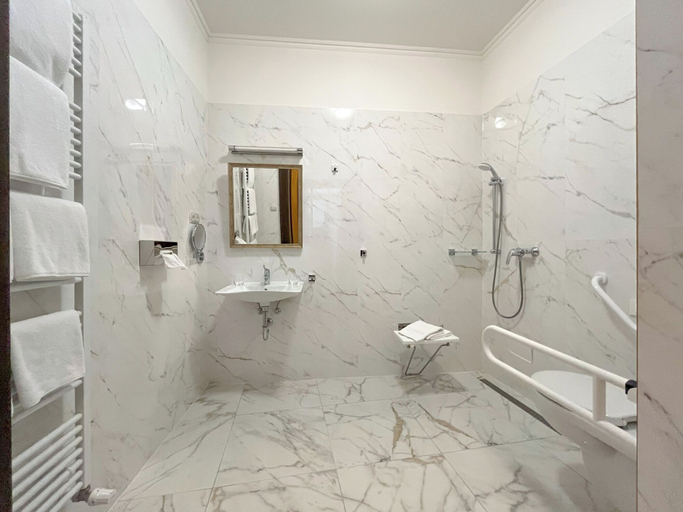 Bathroom 4, Boutique Hotel Gaia, Kecskemét