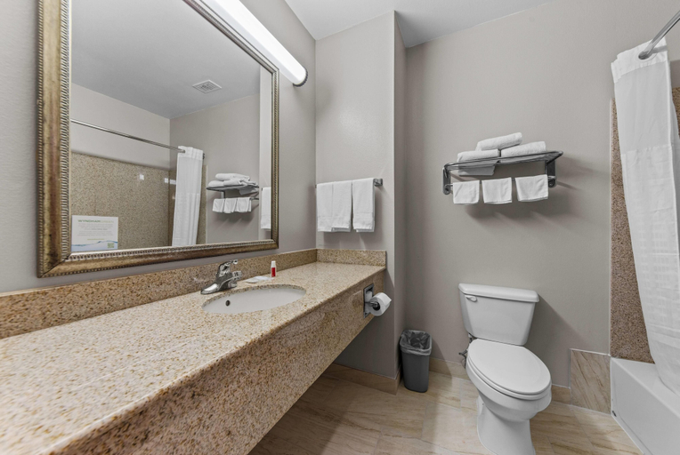 Bathroom 4, Days Inn by Wyndham Salado, Bell