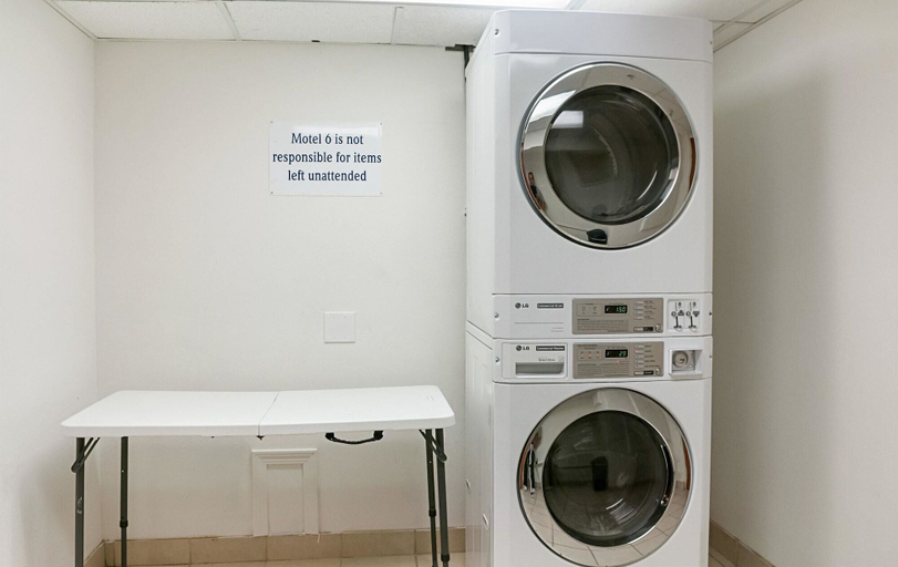 Bathroom 4, Motel 6 New Orleans, LA - Near Downtown, Orleans