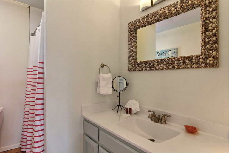 Bathroom 3, Port-A-Way by Silver Sands Vacation Rentals, Nueces