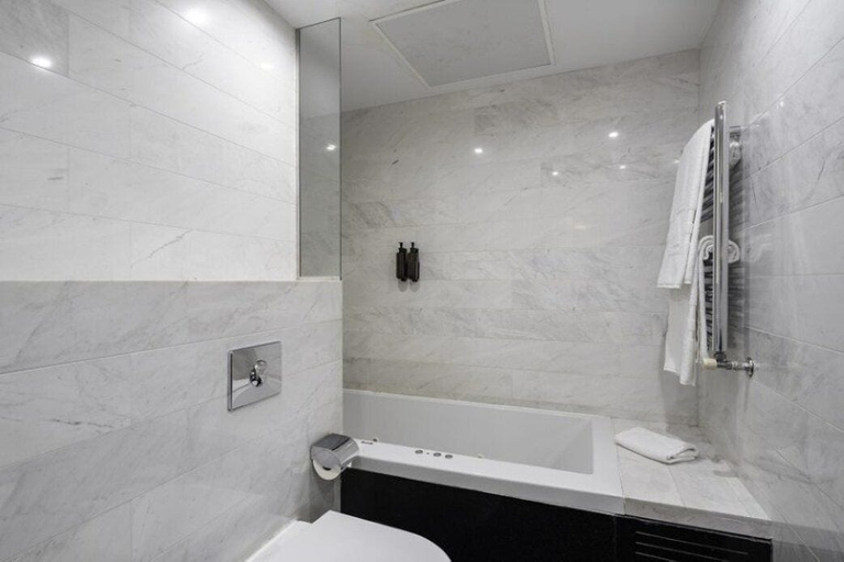 Bathroom 4, Eurostars Indautxu, Vizcaya