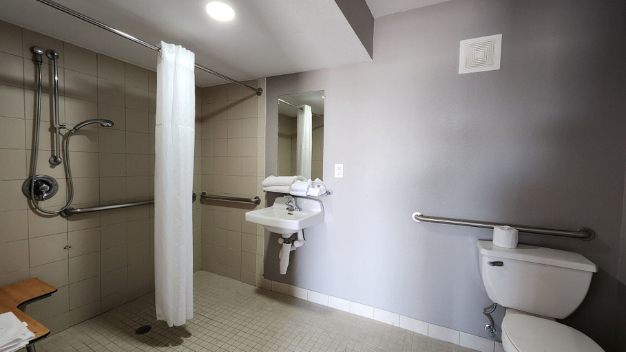 Bathroom 5, Motel 6 Webster, TX - Houston - Nasa Lake, Houston