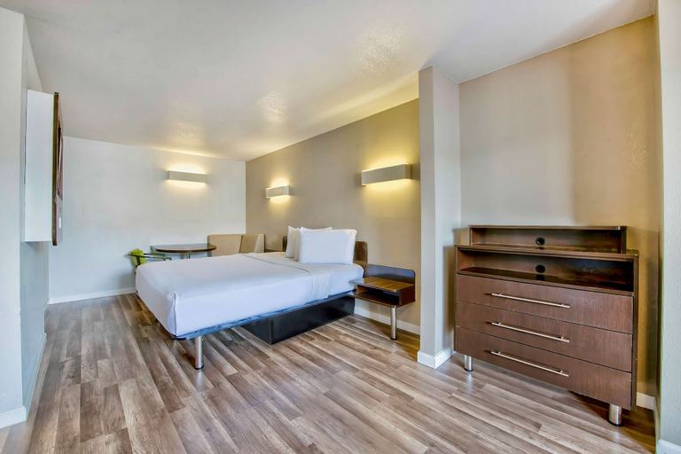 Bedroom 4, Studio 6 San Antonio, TX - Airport, Bexar