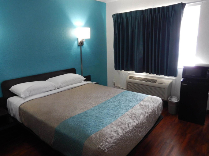 Bedroom 3, Motel 6 Portland, TX, San Patricio