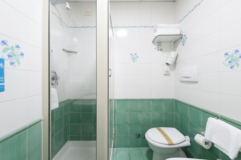 Bathroom 4, Hotel Casa Tra Noi, Rome