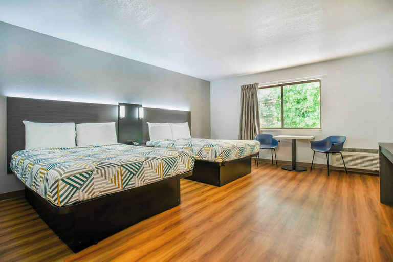 Bedroom 2, Motel 6 Gresham, OR - Portland, Multnomah