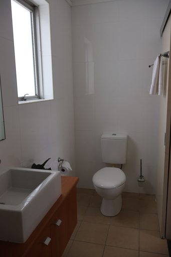 Bathroom 2, Heathcote Hotel, Sutherland Shire - West