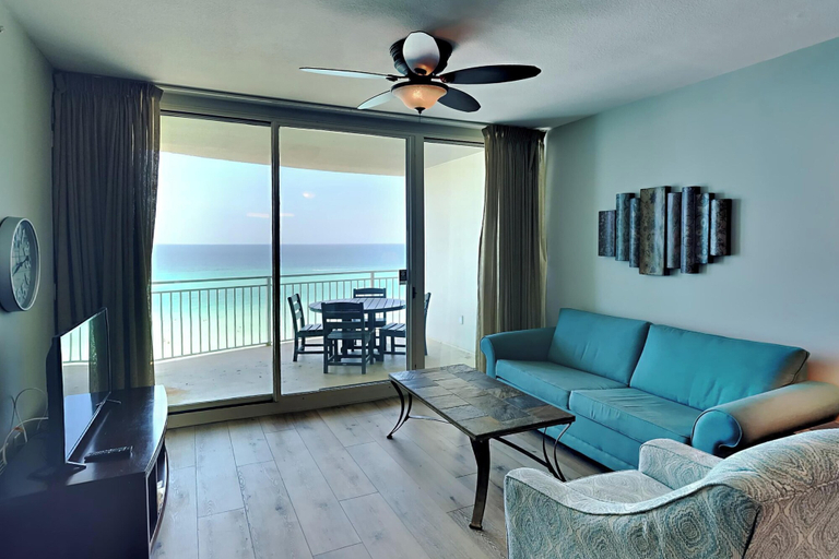 Others 5, Aqua #606 by Resort Collection, Bay