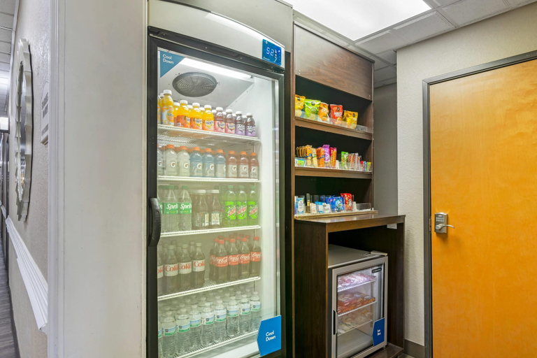 Food & Drinks 5, Comfort Suites Brunswick, Glynn