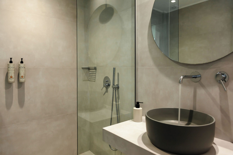Bathroom 4, Batis Aero Beachfront Wellbeing Hotel, Crete