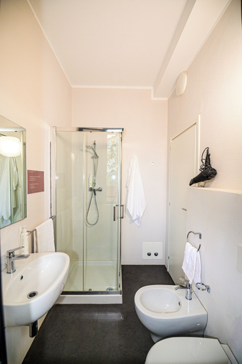 Bathroom 5, Vinsea Hotel, Rimini