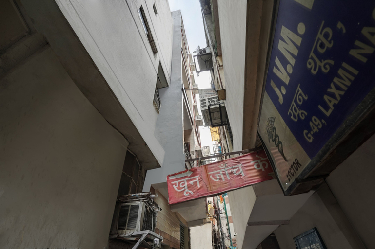 Exterior & Views 2, Hotel Twamev Couple Friendly Laxmi Nagar, Delhi