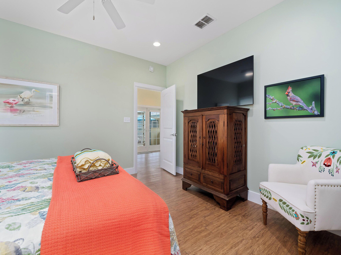 Bedroom 3, Magnolia Cottage by Miss Kitty’s, Aransas
