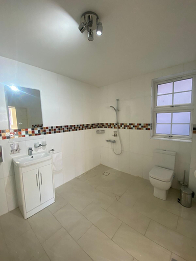 Bathroom 3, Crompton Guest House, London