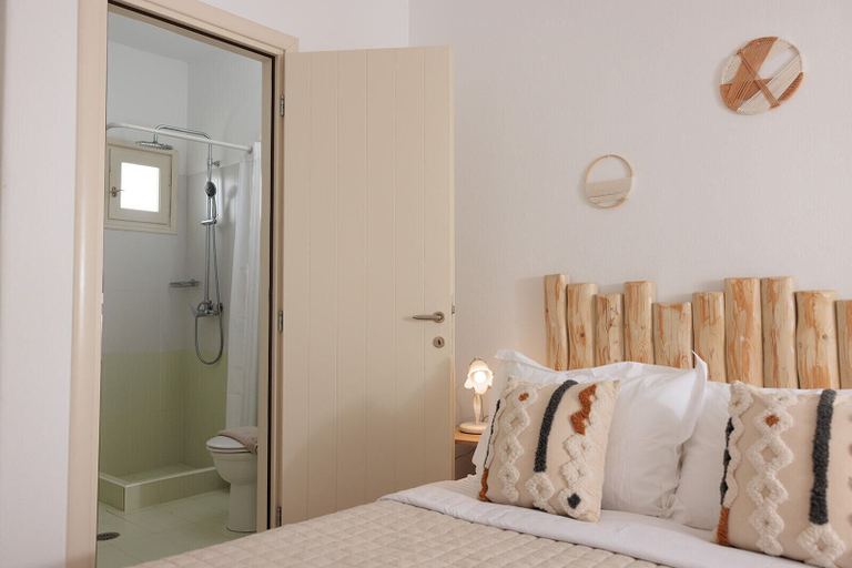 Bedroom 2, Hotel Anemomilos, South Aegean
