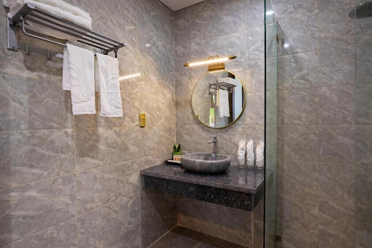 Bathroom 4, Central Hills Pù Luông Resort, Bá Thước