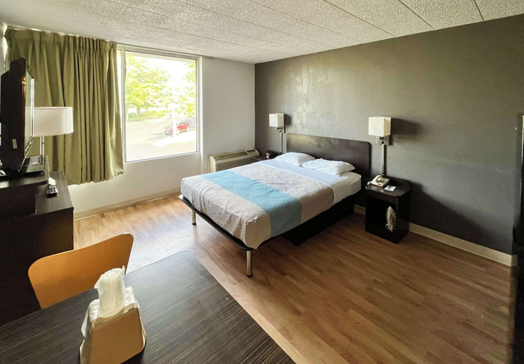 Bedroom 3, Studio 6 Suites Clarion, PA, Clarion