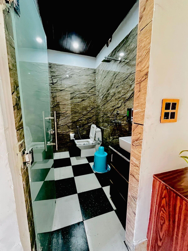 Bathroom, Antrix Resorts & Retreat, Garhwal