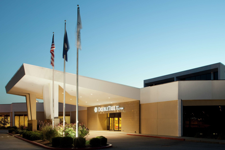 Exterior & Views 2, DoubleTree by Hilton Cincinnati Airport, Boone