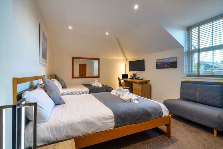 Bedroom 2, The Victoria Inn, Cornwall
