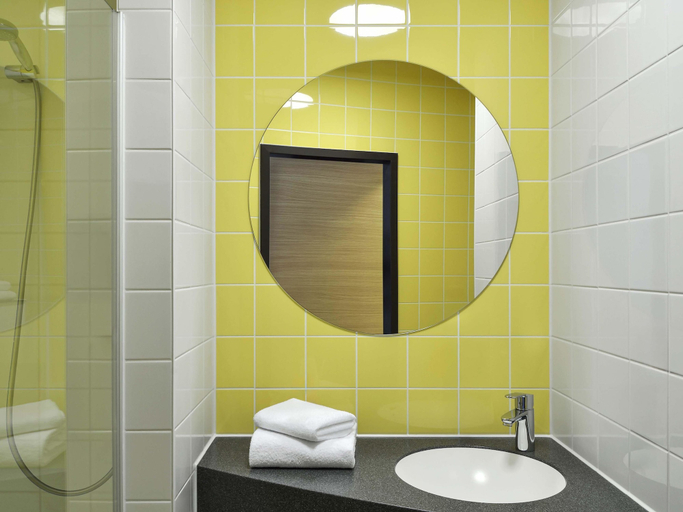 Bathroom 5, B&B HOTEL Halle (Saale), Halle (Saale)