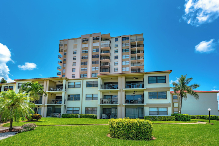 Exterior & Views 2, Casa Del Mar G-608 by Distinctive Beach Rentals, Pinellas