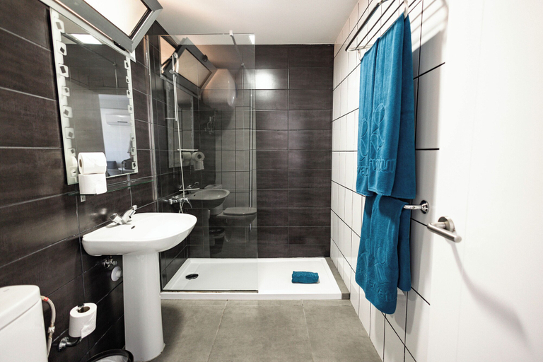 Bathroom 4, Servatur Castillo de Sol, Las Palmas