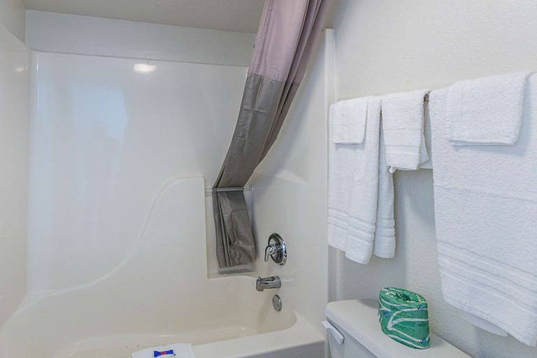 Bathroom 4, Motel 6 Cleveland, TX, Liberty