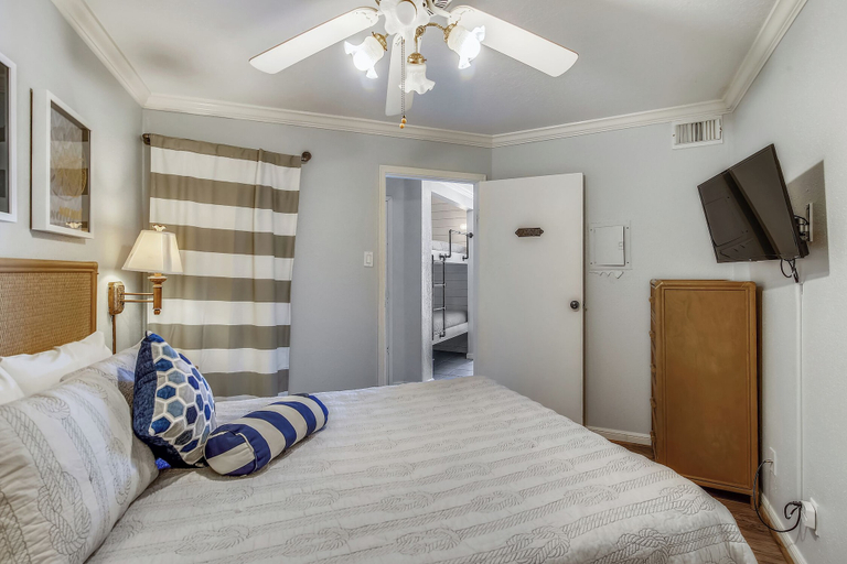 Bedroom 3, Relax by the Beach by Ryson Vacation Rentals, Galveston