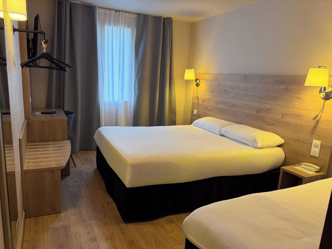 Bedroom 4, Brit Hotel Confort Gien, Loiret