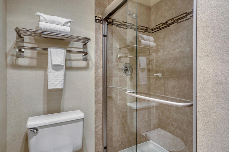 Bathroom 4, Best Western Alderwood, Snohomish