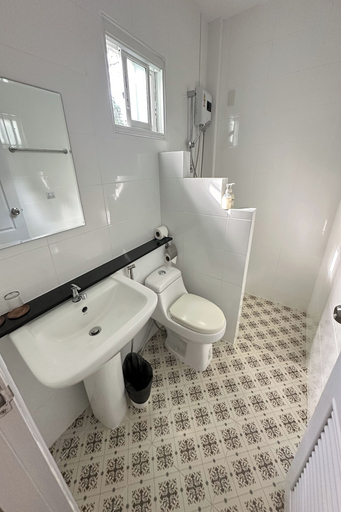 Bathroom 4, Be Leaf Resort SHA, Phuket Island