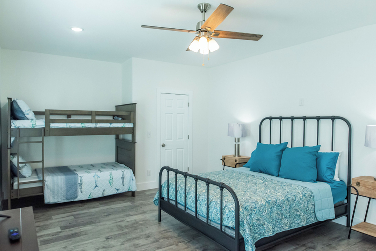 Bedroom 3, Casa De Poe by Silver Sands Vacation Rentals, Nueces