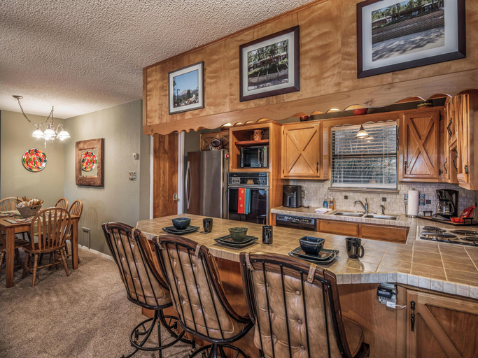 Food & Drinks, Groovy View by Ruidoso Vacation Rentals, Lincoln