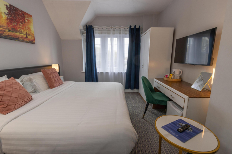 Bedroom 2, Best Western The Plough Hotel, Northamptonshire