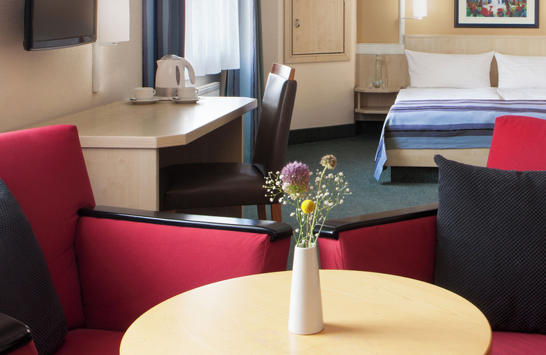 Bedroom 4, Hotel Magdeburg City Center by Leonardo Hotels, Magdeburg