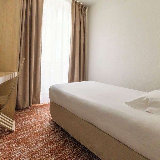 Bedroom 3, Hotel Gambetta, Gironde