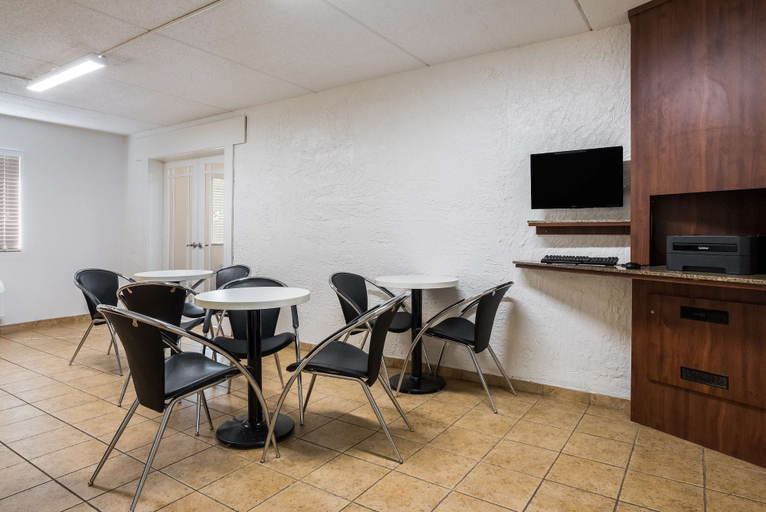Others 4, Motel 6 Prospect Heights, IL, Cook