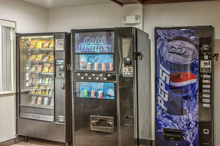 Food & Drinks 5, Motel 6 Dallas, TX - Northwest, Dallas