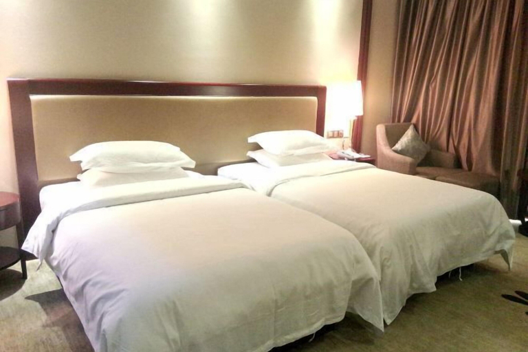 Bedroom 2, Donghua Hotel, Ningde